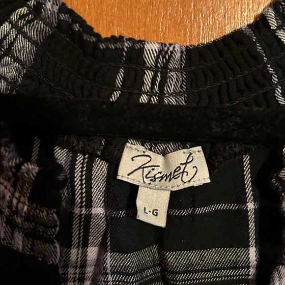 Plaid Black and White Women's Top size large - Picture 3 of 10